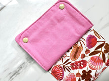 Load image into Gallery viewer, Pink Floral/Pink